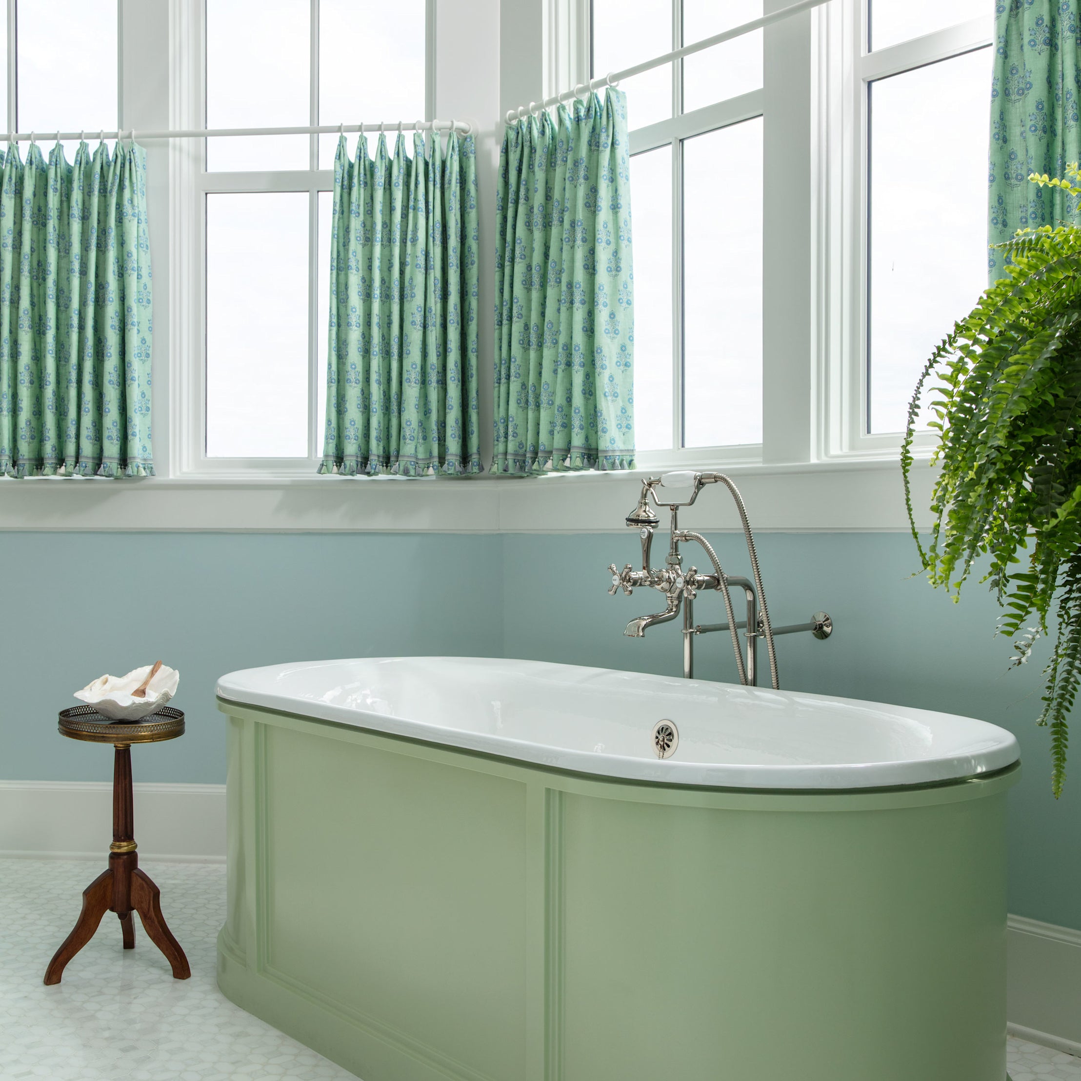 70-Inch White Cast Iron Double Ended Bathtub | DXV | Alternative Image 02